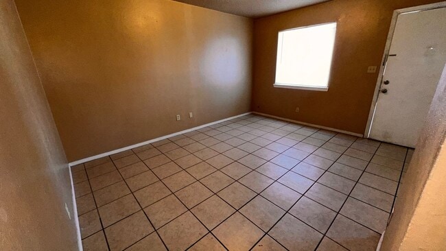 Photo - 1400 S Espina St Unidad Apartment 1