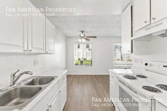 Photo - 863 S Mollison Ave Unidad #27