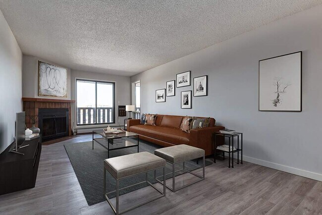 Photo - Cloverdale Manor