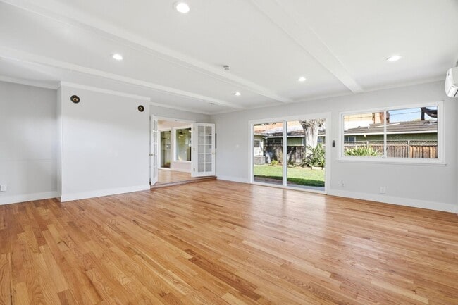 Photo - 3308 Oxford Ln