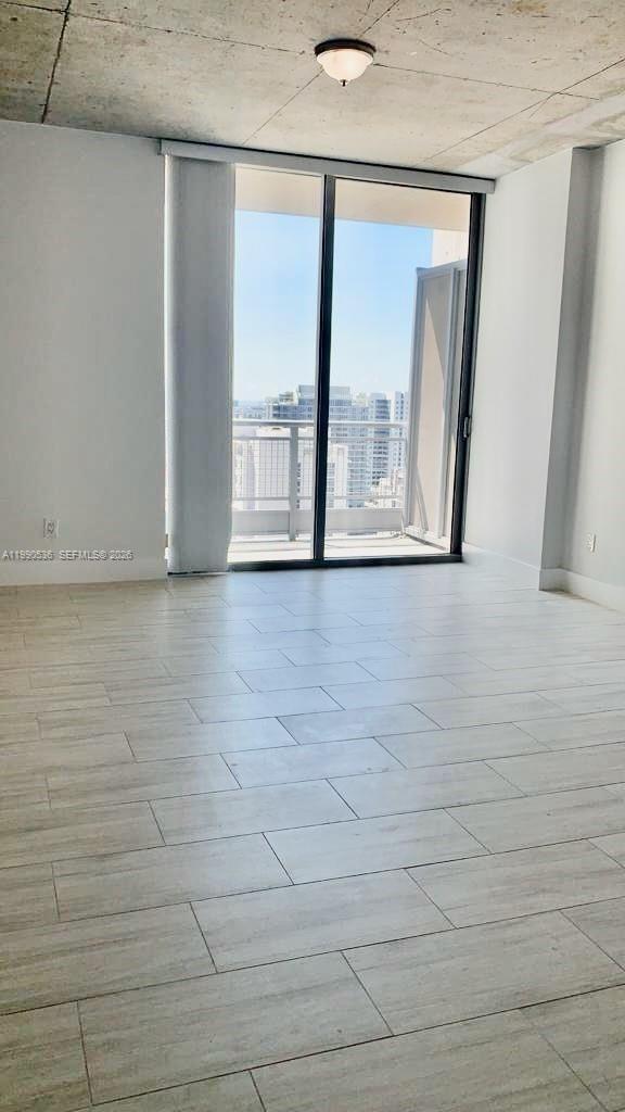 Photo - 690 SW 1st Ct Unidad 2725