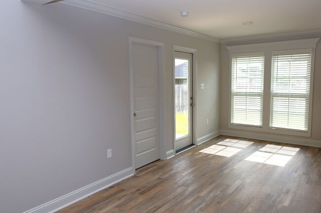 Photo - 2047 Meadow Cove Rd