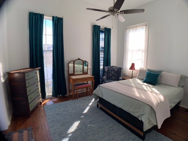 Photo - 738 Mazant St