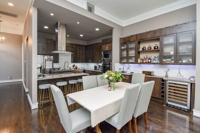 Photo - 1211 Rosine St