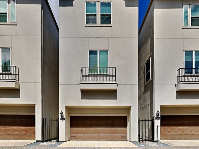 Building Photo - 1313 W 24th St Rental