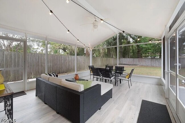 Photo - 424 Wiltshire Rd