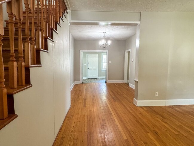 Photo - 511 N 6th Ave