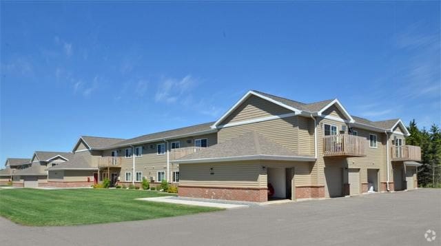 Photo - Towering Pines Apartments