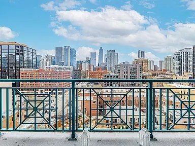 Photo - 340 W Superior St Unidad 101