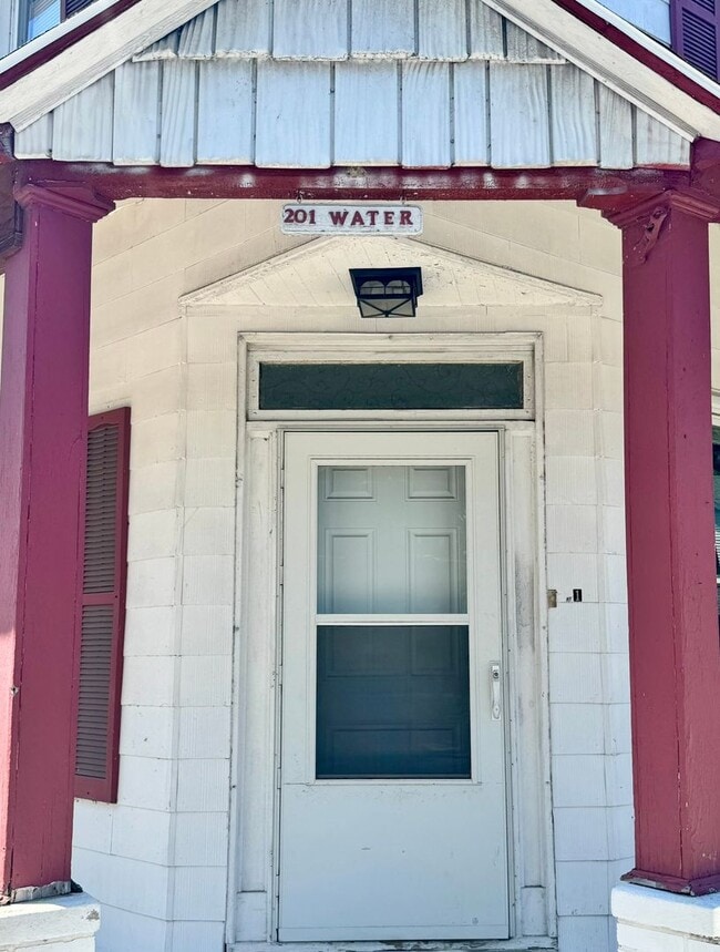 201 W Water St Unit 201