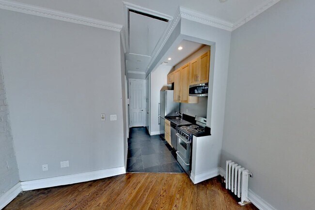 Photo - 279 E 10th St Unit 16