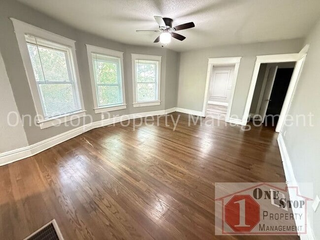 Photo - Spacious 3-bedroom, 2-bath house in Kansas...