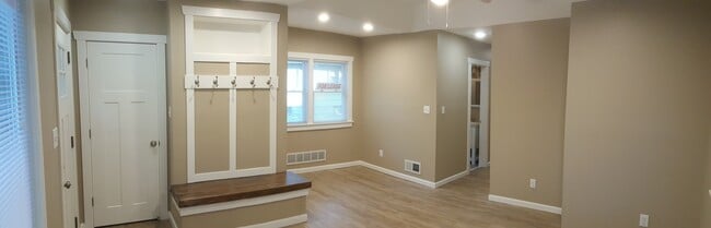 Photo - 6N998 Wabash Ave