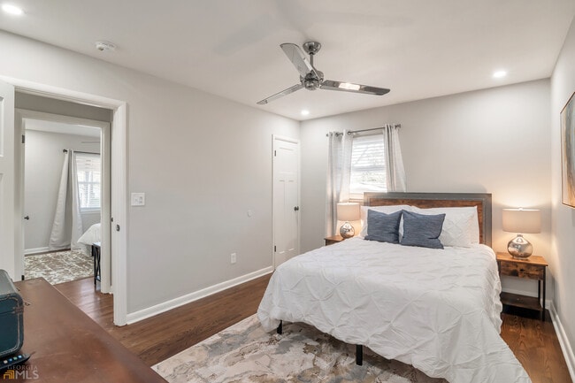 Photo - 3313 Campbell Rd SE