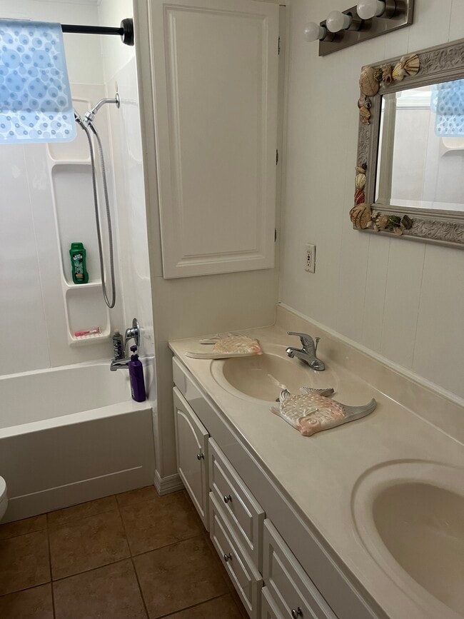 Photo - 4841 92nd St N