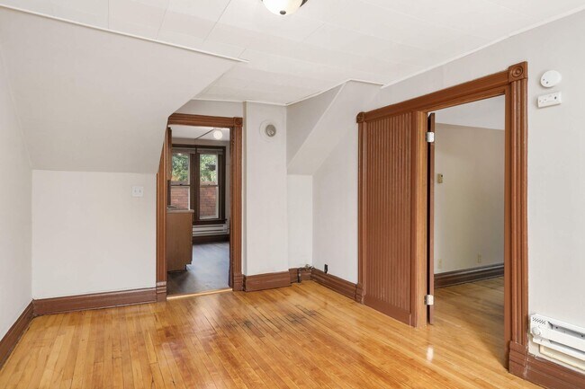 Photo - 375 Erie St Unit Upper