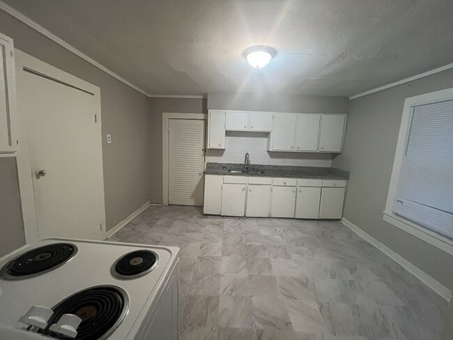 Photo - 109 N Spring St