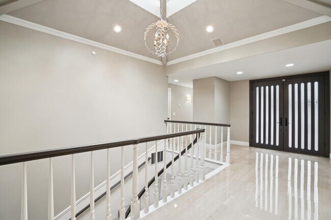 Photo - Elegant Los Altos Townhouse Near Redwood Grove & Shoup Park