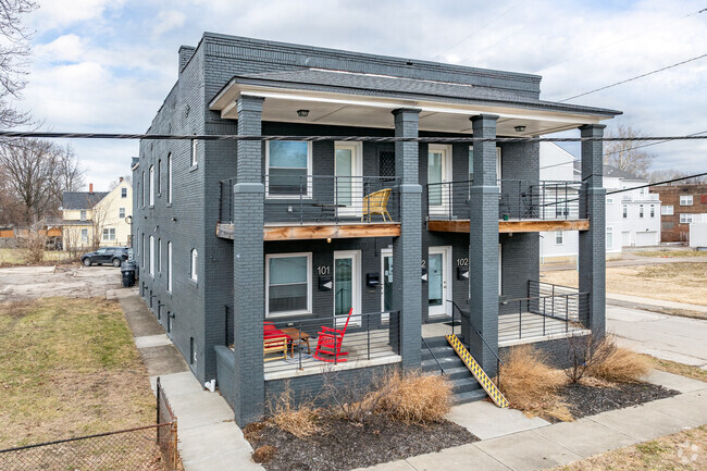 Building Photo - 11915 Ashbury Ave