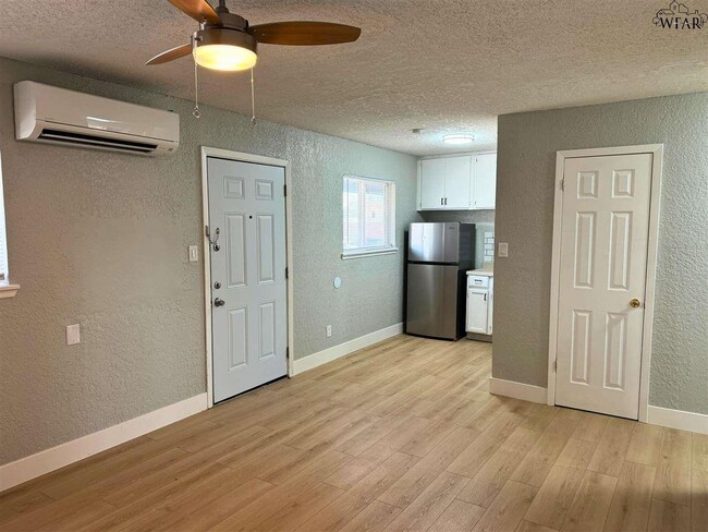 Building Photo - 1710 10th St Rental