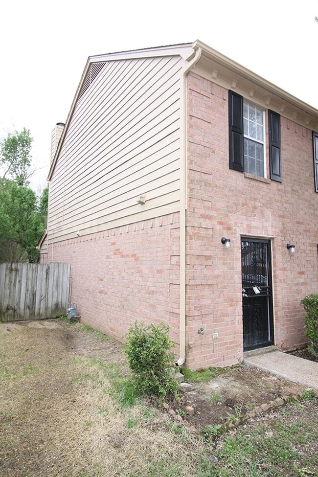 Photo - 8349 Honey Dew Cove