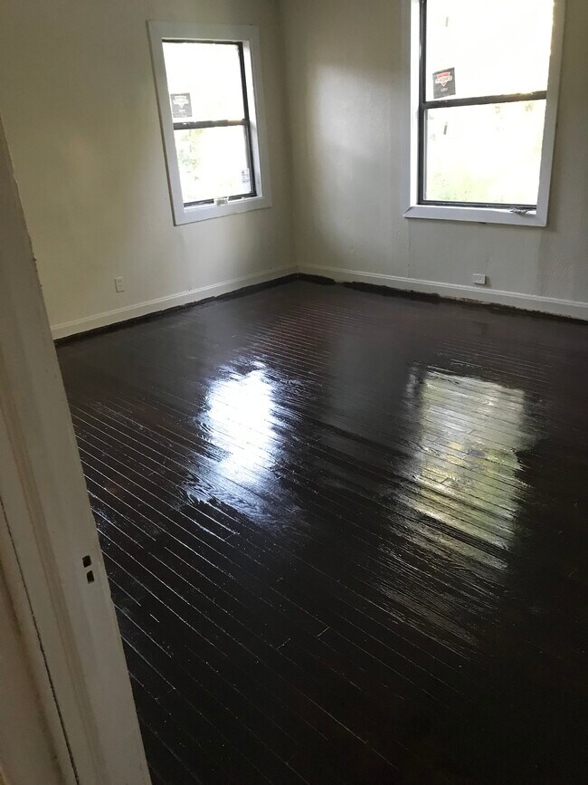 Photo - 1115 Wilson Ave