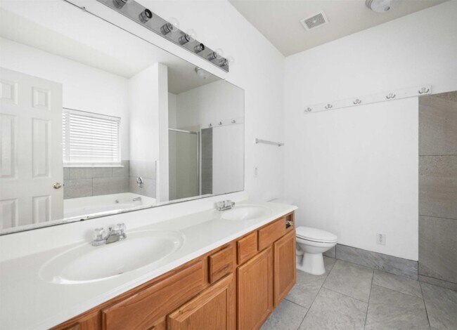 Photo - 20827 Settlers Lake Cir N