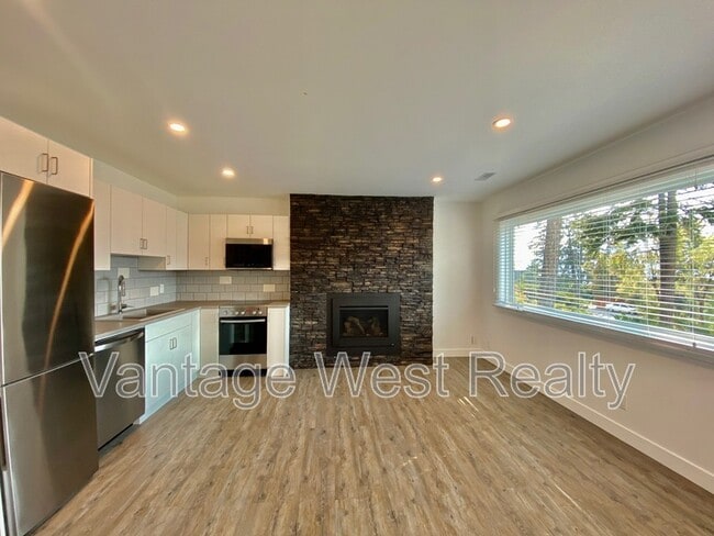 Building Photo - 105 Boppart Ct