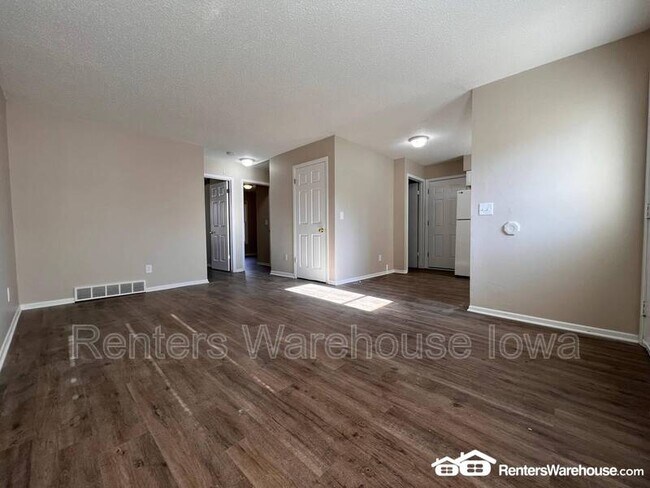 Photo - 824 Hartford Ave