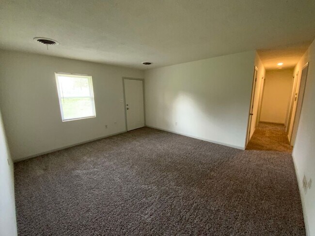 Photo - 1630 W Amos Dr Unit Apt A
