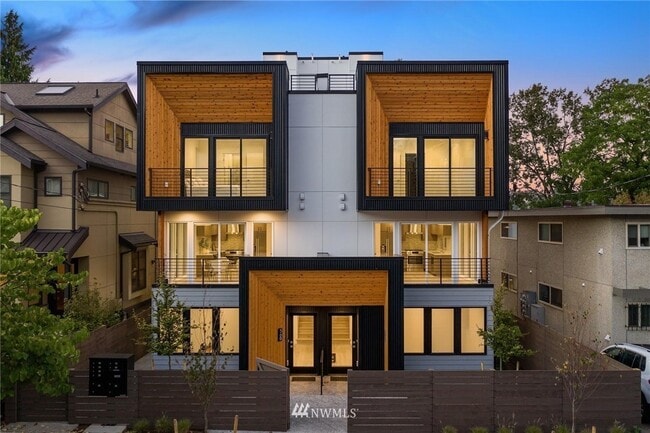 Building Photo - 58B W Etruria St Rental