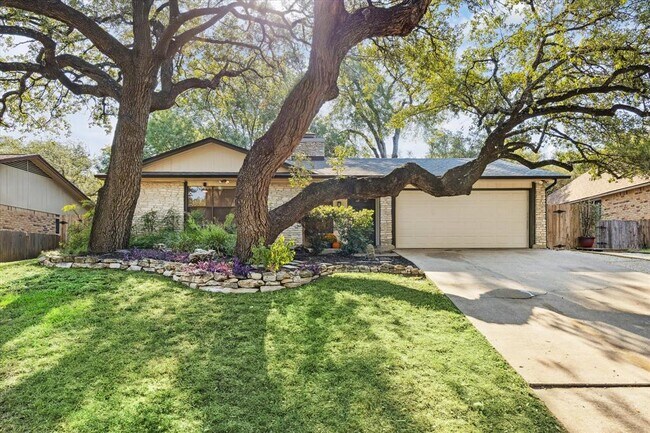 Building Photo - 8405 Loralinda Dr Rental