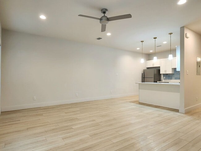 Photo - Gulf Shores 2/2.5 cottage available now