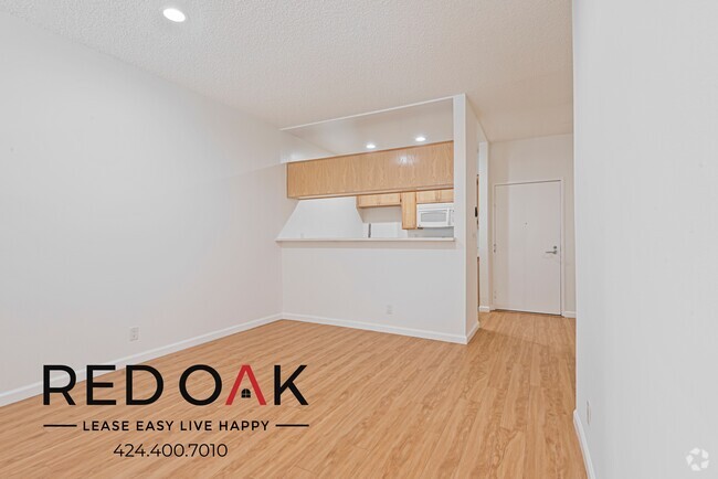 Building Photo - Welcoming, Sunlit Junior One Bedroom with ... Unit 115 Rental