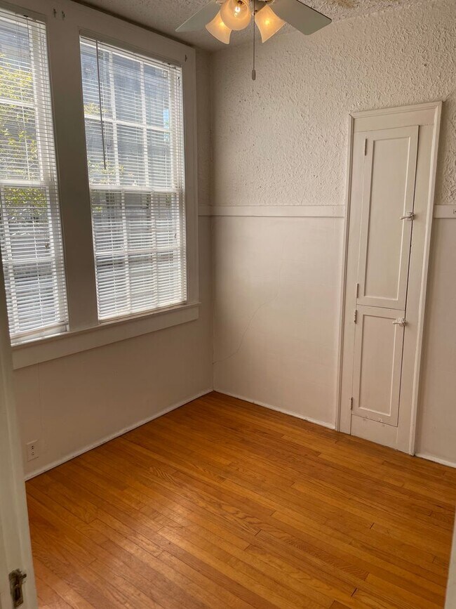 Photo - 1BD/1BA Apartment Uptown on Mardi Gras Parade Route Unidad E