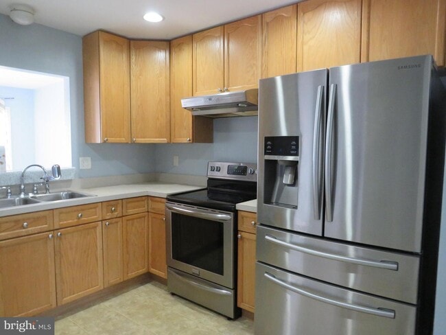 Photo - 46 Desert Rose Way
