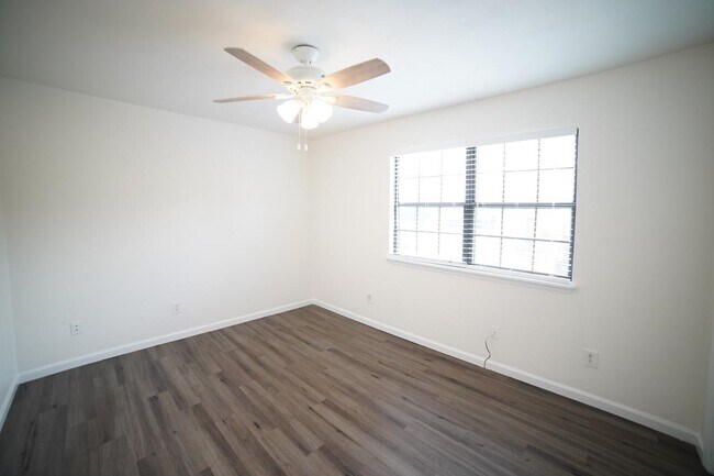 Building Photo - 420 Indian Village Trail Rental