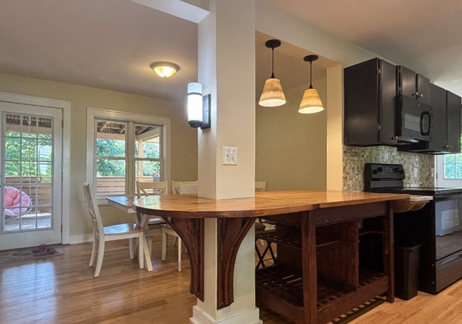 Photo - 1738 E 71st St