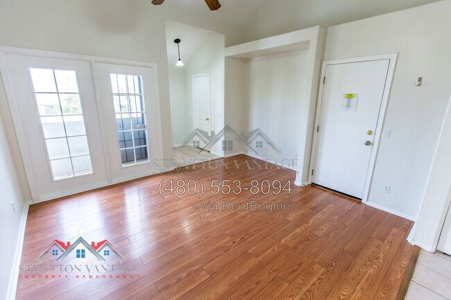 Photo - 3716 E University Dr Unidad 2033