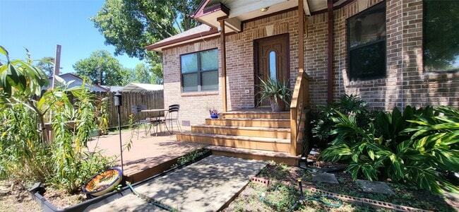Photo - 9734 La Vista Dr