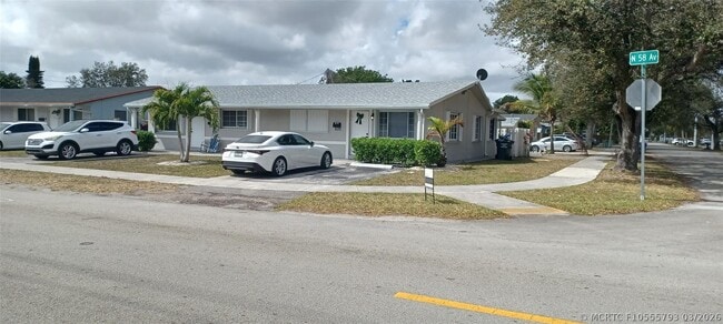 Photo - 630 N 58th Ave
