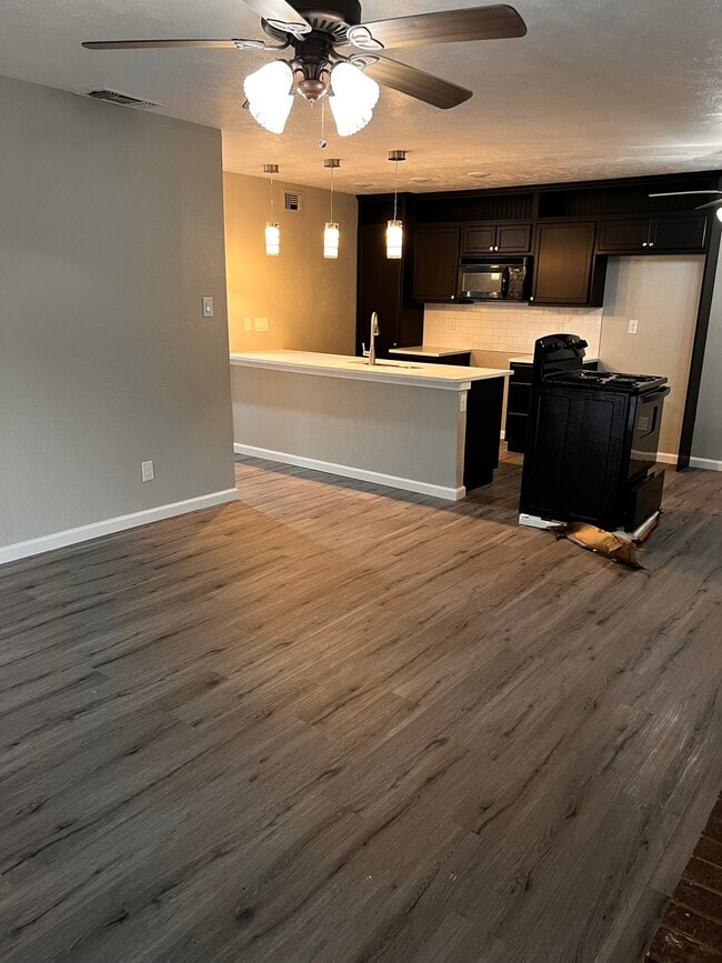 Living / Kitchen