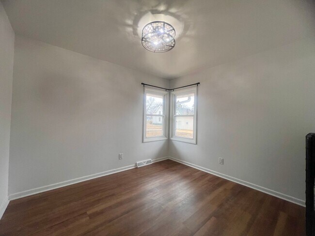 Photo - 3 Bedroom Home for Rent in Clinton, IA