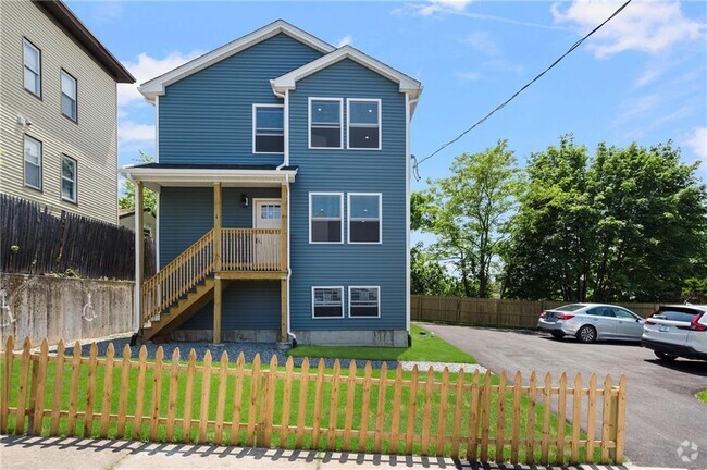 Building Photo - 284 High St Unit 1 Rental