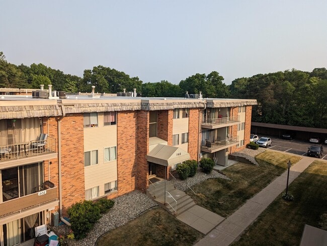 Photo - 734 W Kilgore Rd