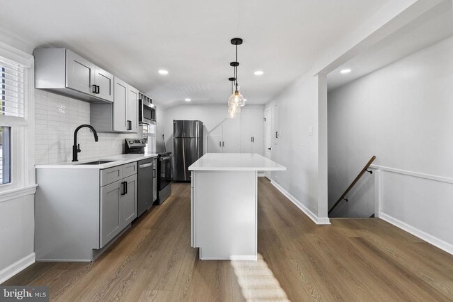 Photo - 821 Stanbridge St Unit B