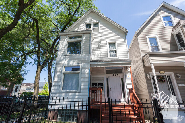 Building Photo - 1927 N Kedzie Ave Unit 2F Rental