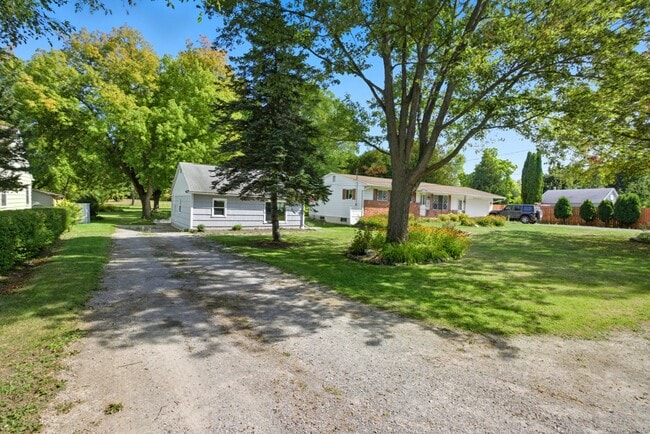 Photo - 9358 N Saginaw Rd