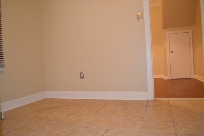 Photo - 5755 Larchwood Ave