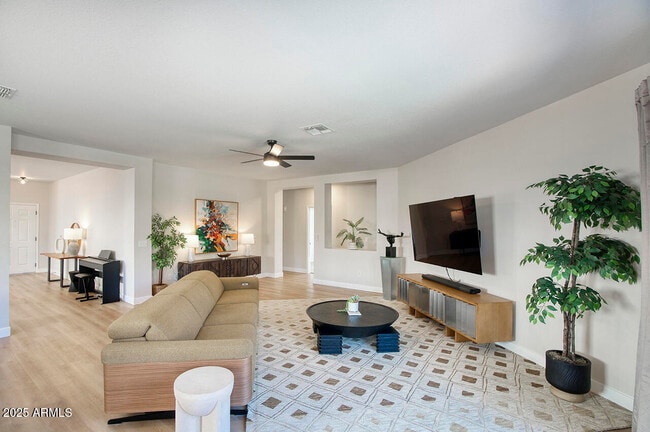 Photo - 1302 E Milada Dr